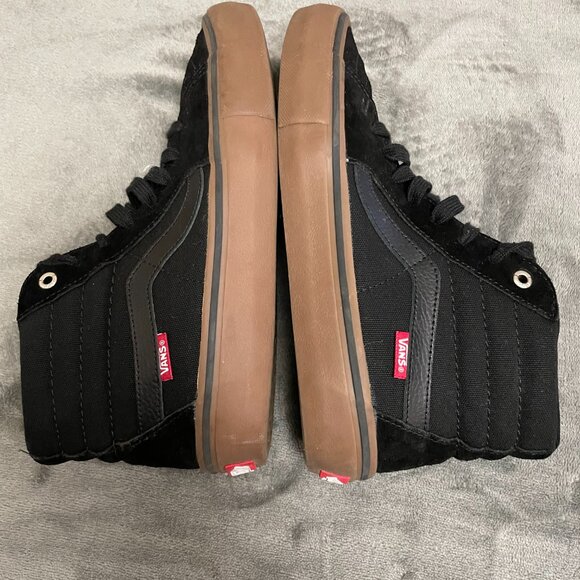 Vans Black Suede Sk8-Hi Reissue Gum Sole Sneakers Size 7.5